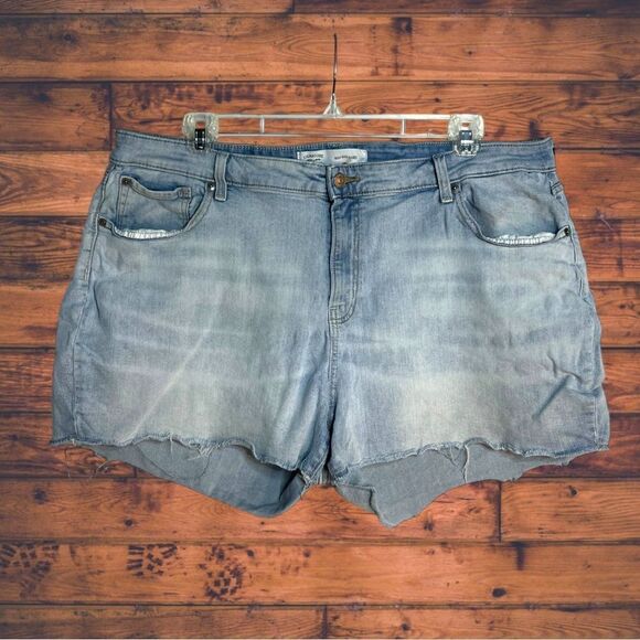5 for $25🔥Signature by Levi Strauss Light Wash Raw Hem High-Rise Shorts Size 22 - Picture 1 of 6